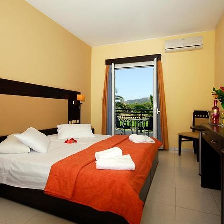 Hotel Denny'S Inn Alimos Habitación foto